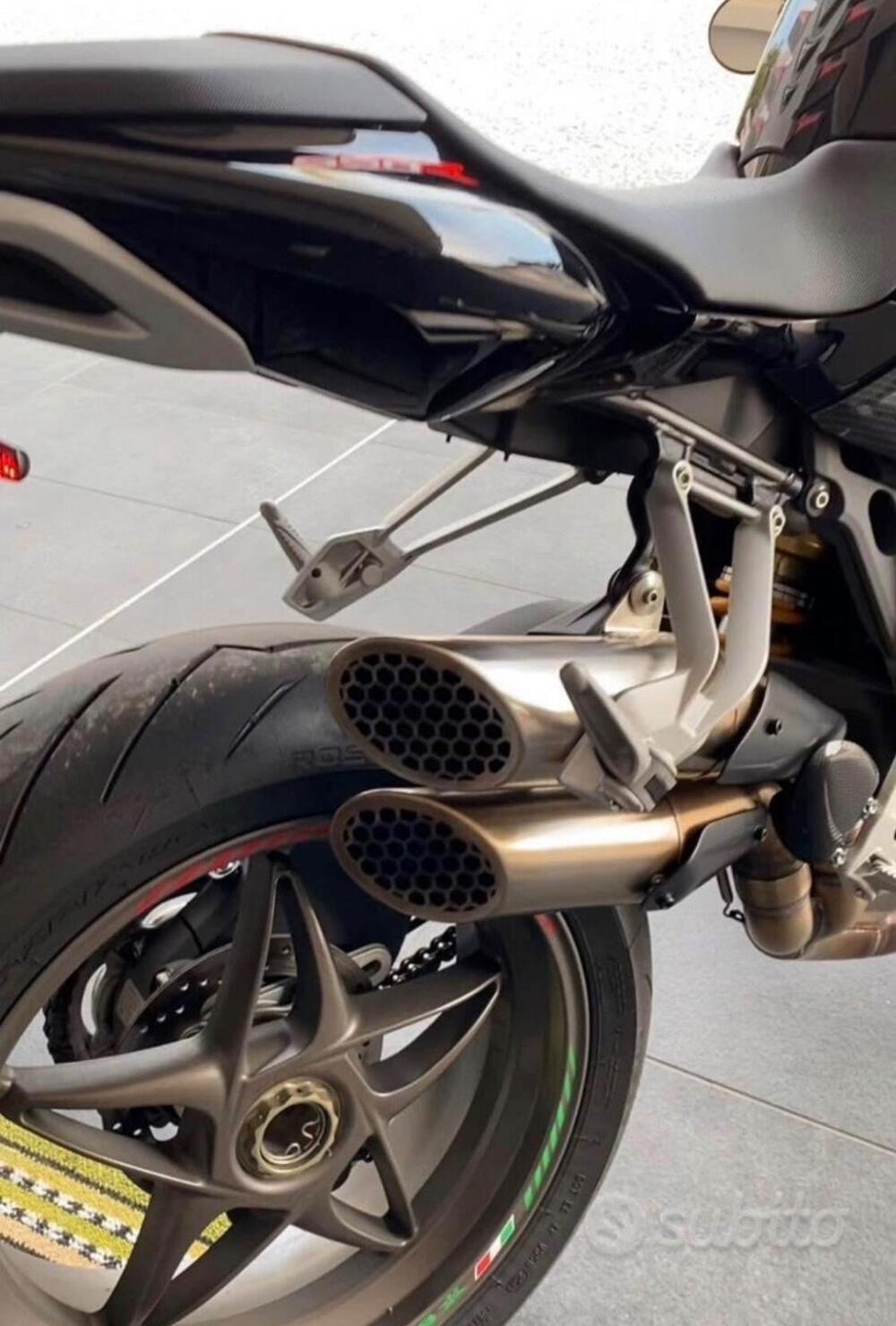 MV Agusta Brutale 990 R (2009 - 12) (6)