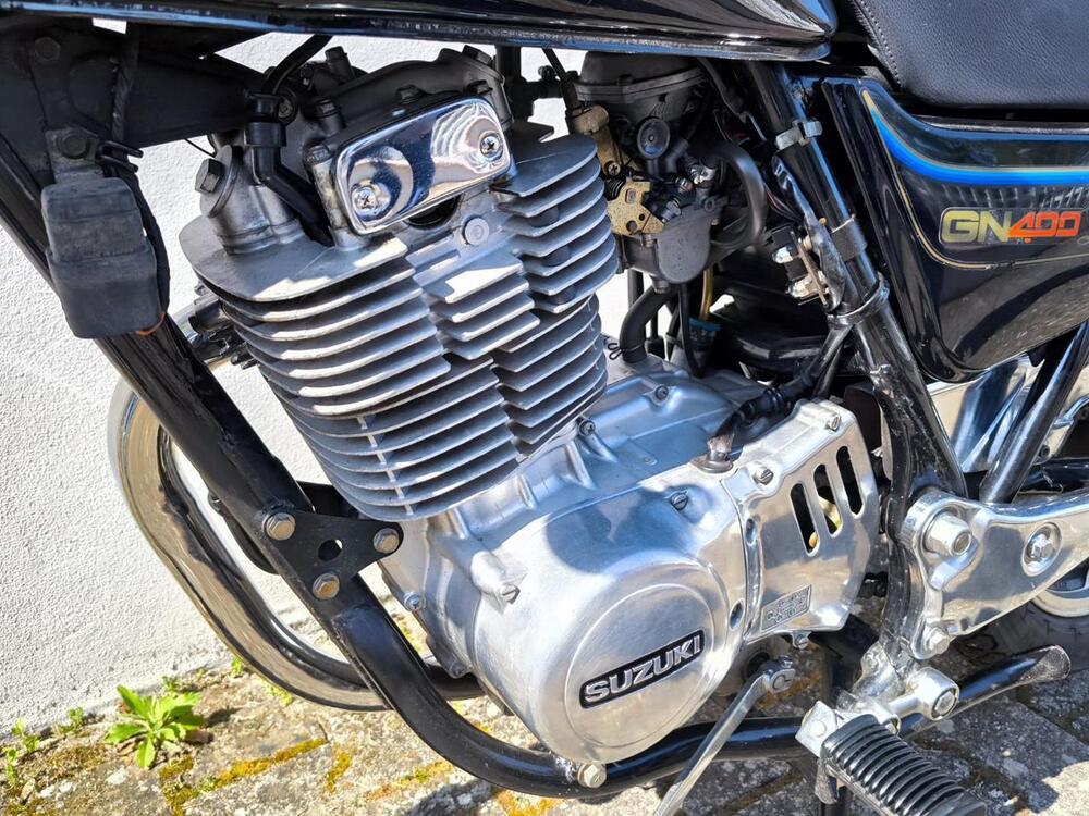 Suzuki SUZUKI GN 400E (2)