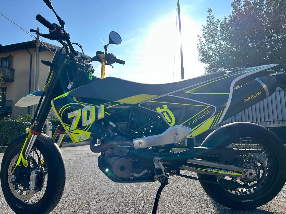 Husqvarna 701 Supermoto (2022) (3)