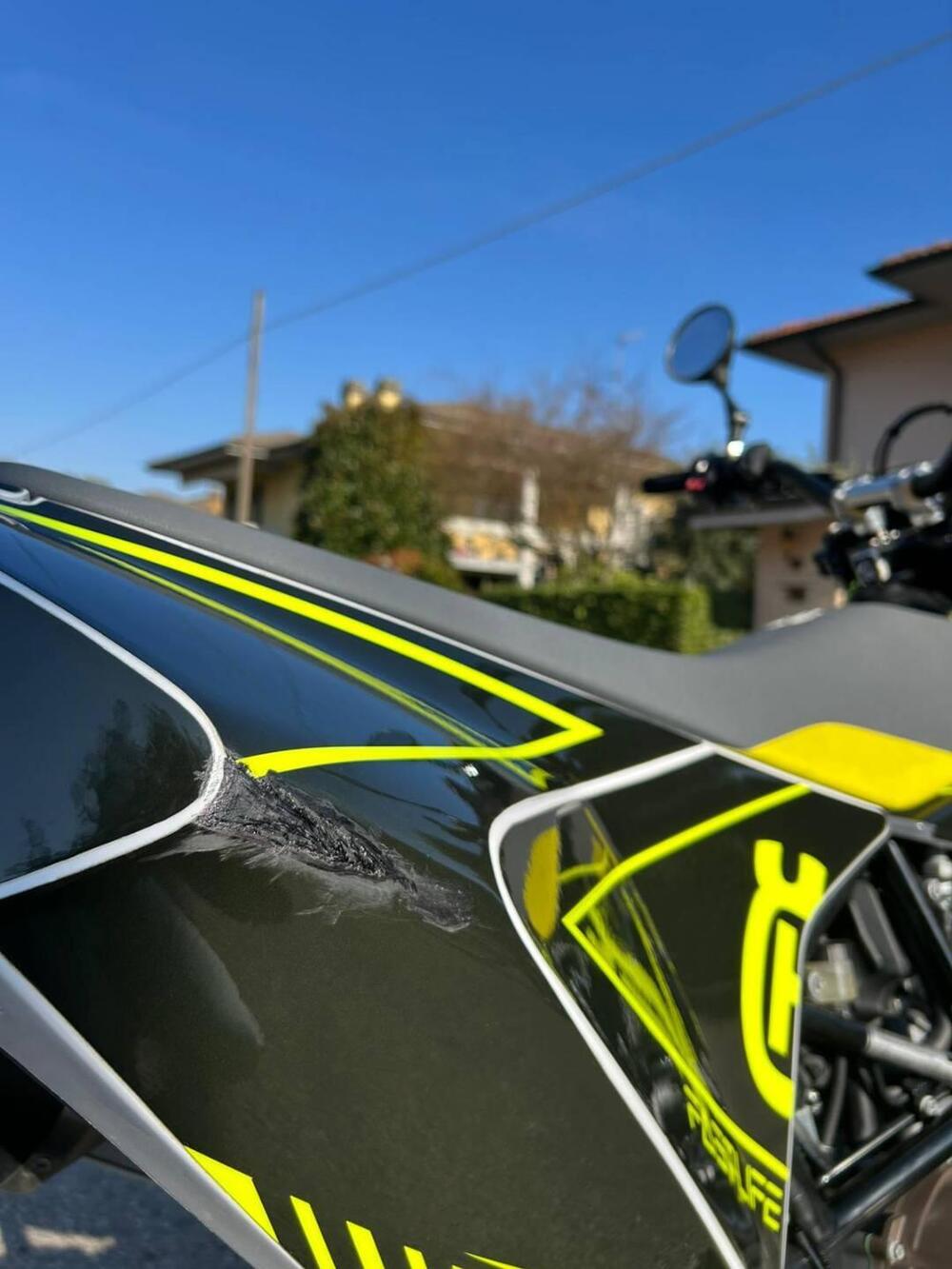 Husqvarna 701 Supermoto (2022) (8)