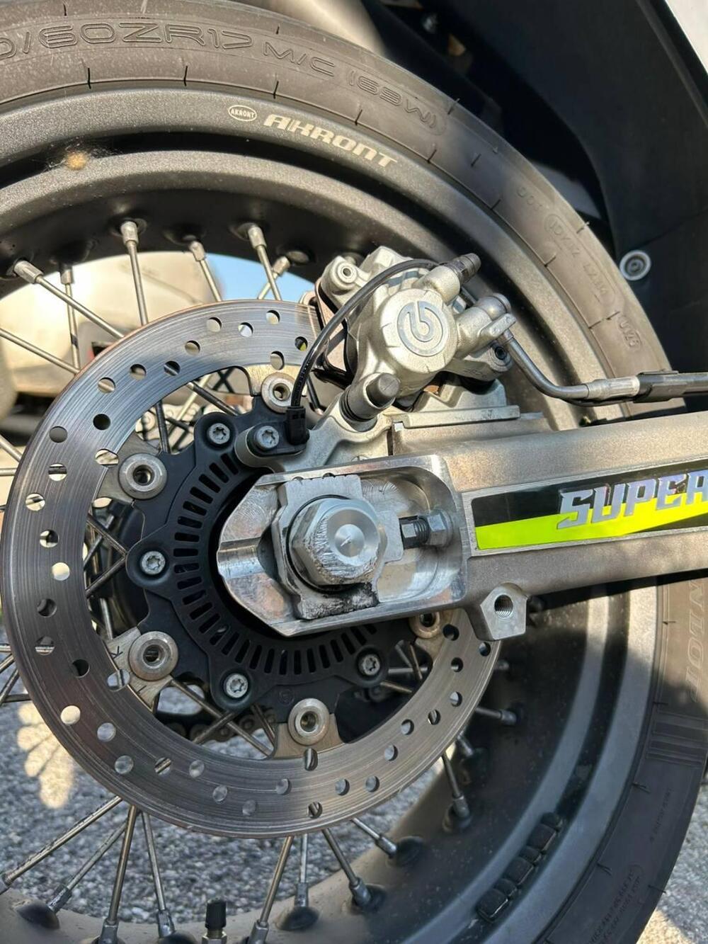 Husqvarna 701 Supermoto (2022) (9)