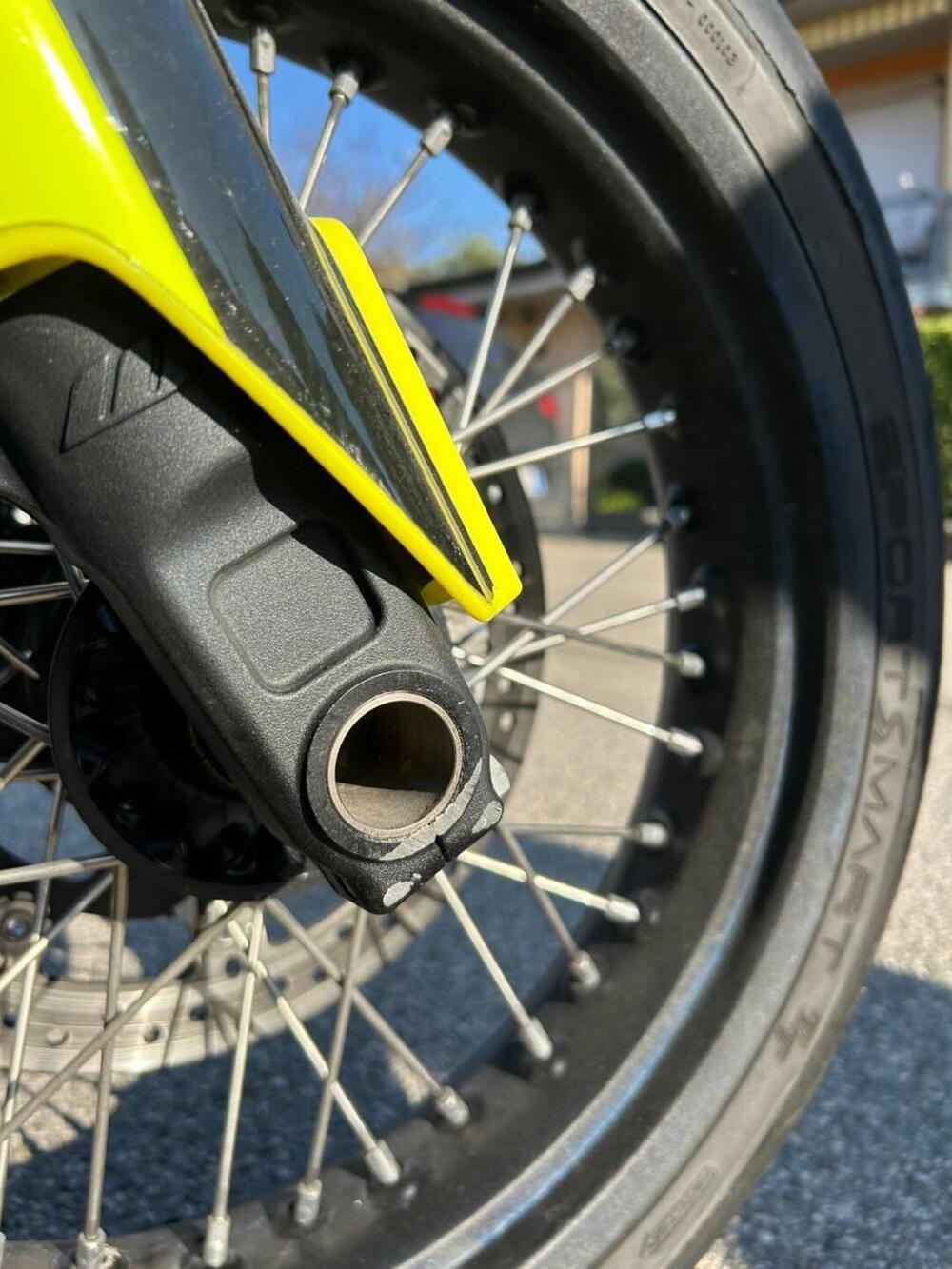 Husqvarna 701 Supermoto (2022) (10)