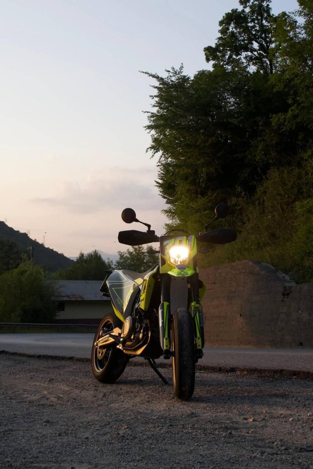 Husqvarna 701 Supermoto (2022) (6)