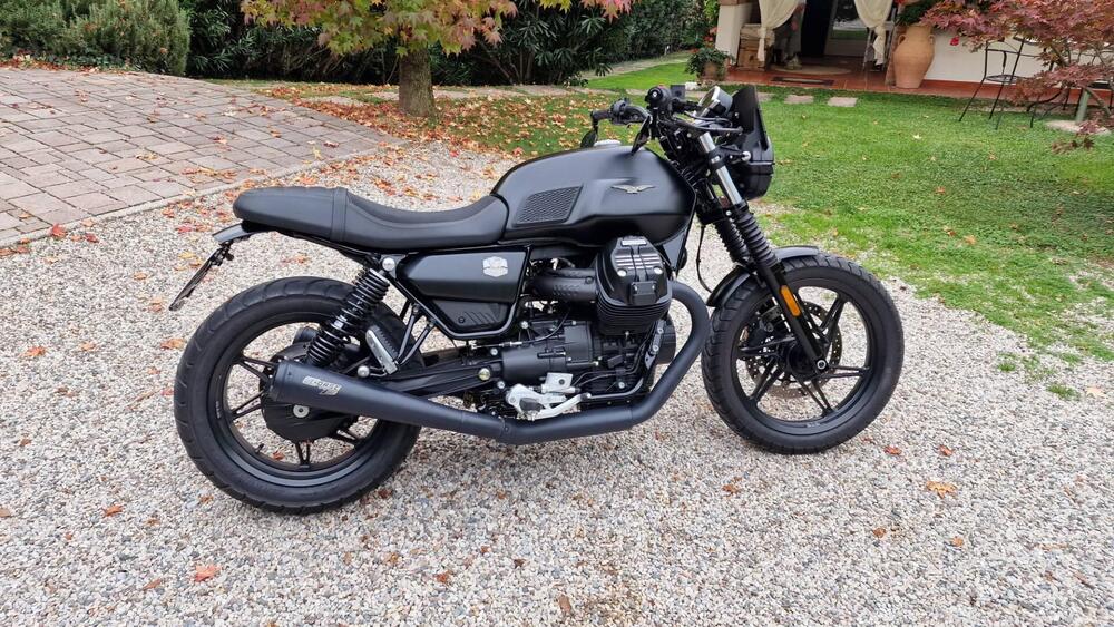 Moto Guzzi V7 Stone (2021 - 24) (5)