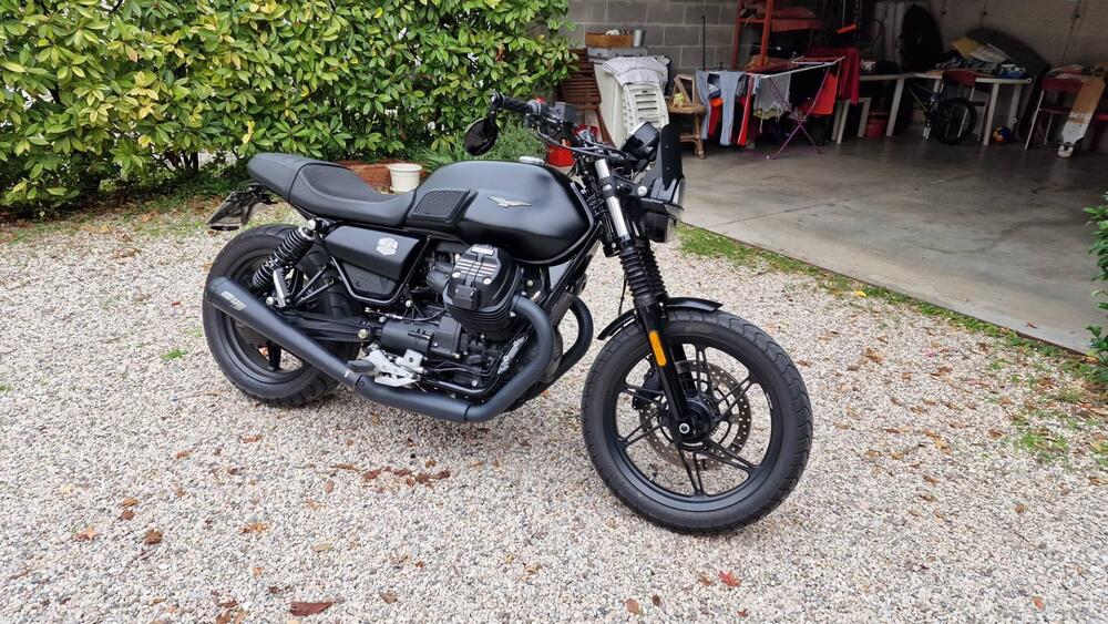 Moto Guzzi V7 Stone (2021 - 24) (9)