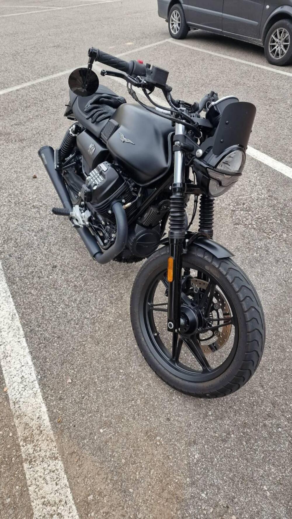 Moto Guzzi V7 Stone (2021 - 24) (10)