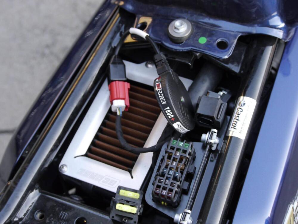 Moto Guzzi V7 Stone (2021 - 24) (11)