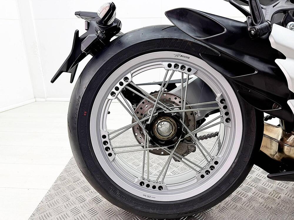 MV Agusta Superveloce 800 98 (2023 - 26) (6)