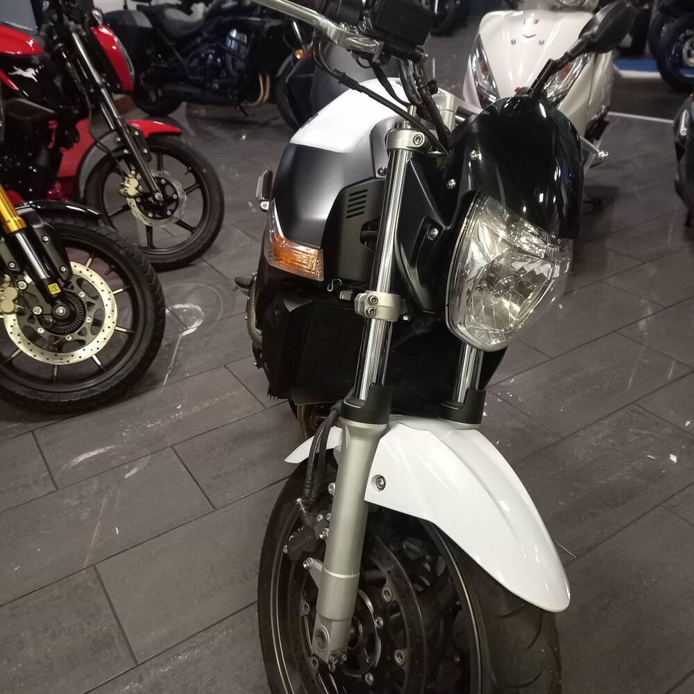 Suzuki GSR 600 (2006 - 11) (2)