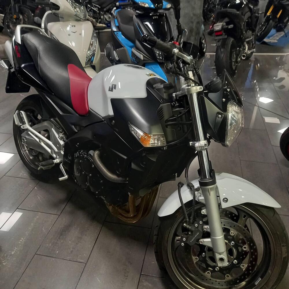 Suzuki GSR 600 (2006 - 11) (3)