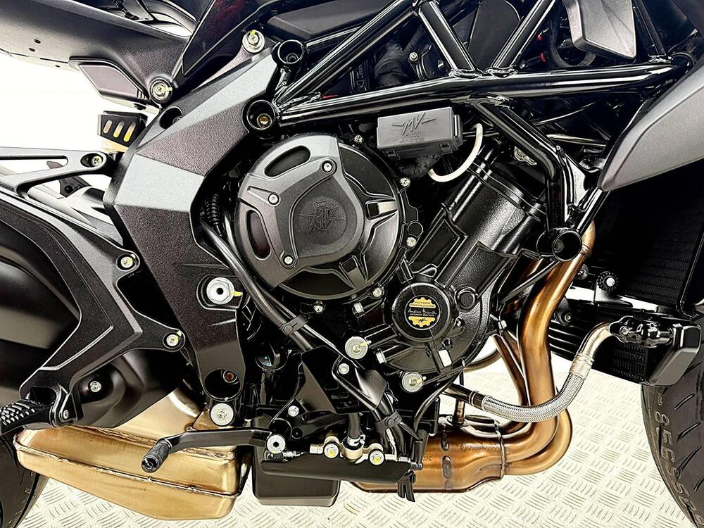 MV Agusta Brutale 800 R (2023 - 25) (8)