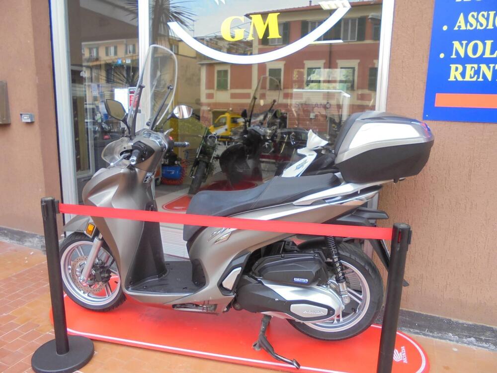 Honda SH 350 (2021 - 24) (2)