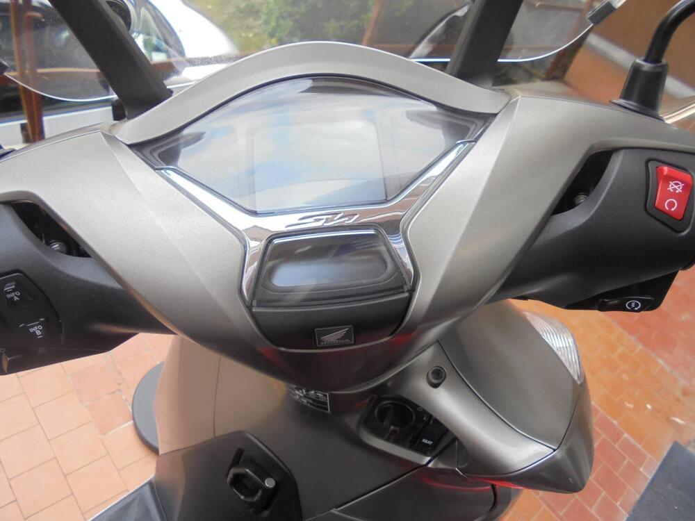 Honda SH 350 (2021 - 24) (7)