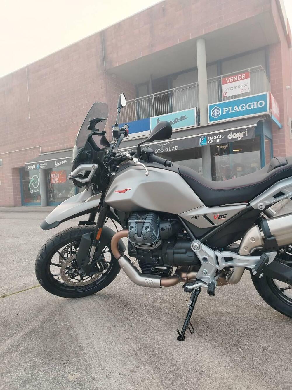 Moto Guzzi V85 Strada (2024 - 26) (2)