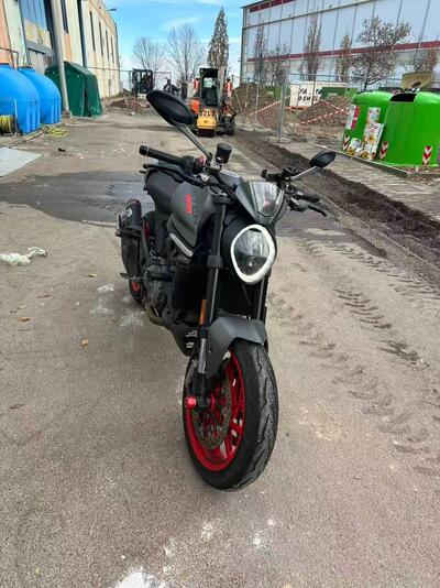 Ducati Monster 937 + (2021 - 25) usata