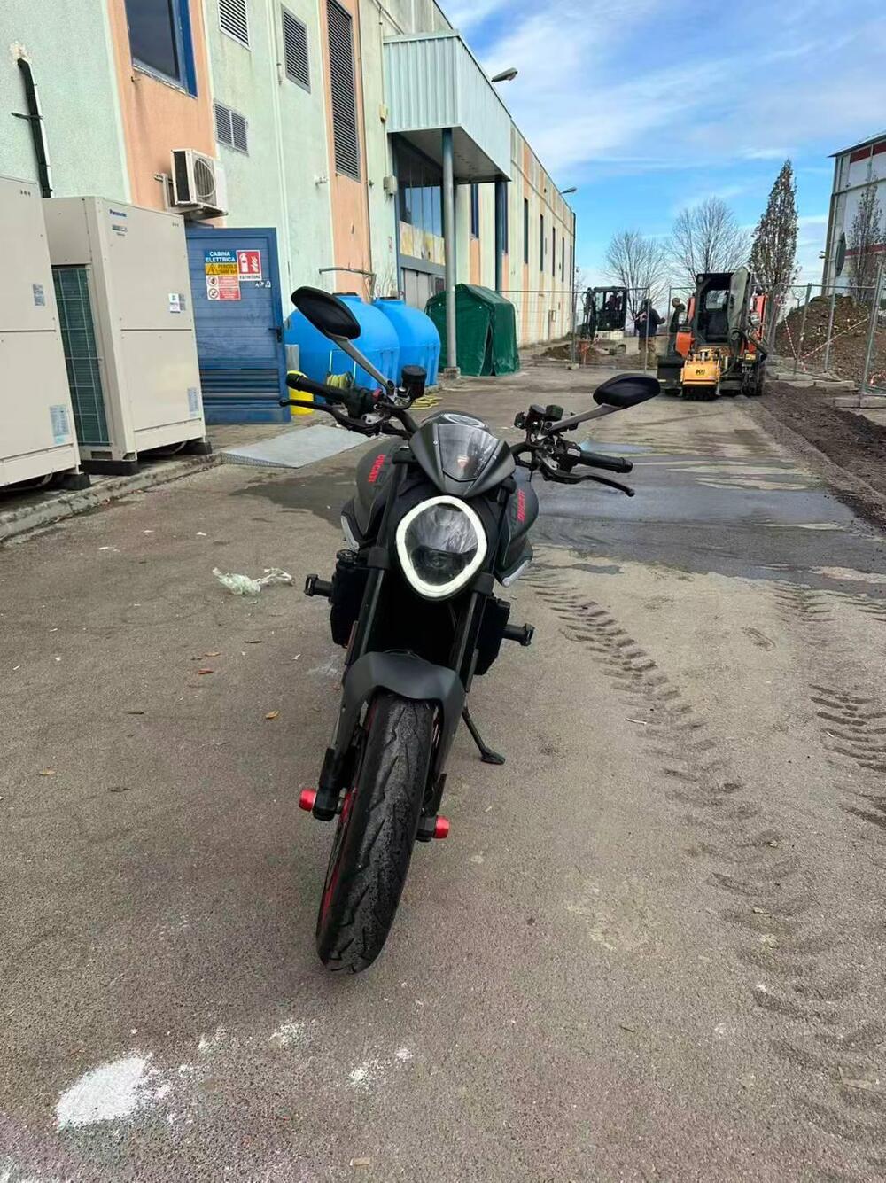 Ducati Monster 937 + (2021 - 25) (2)