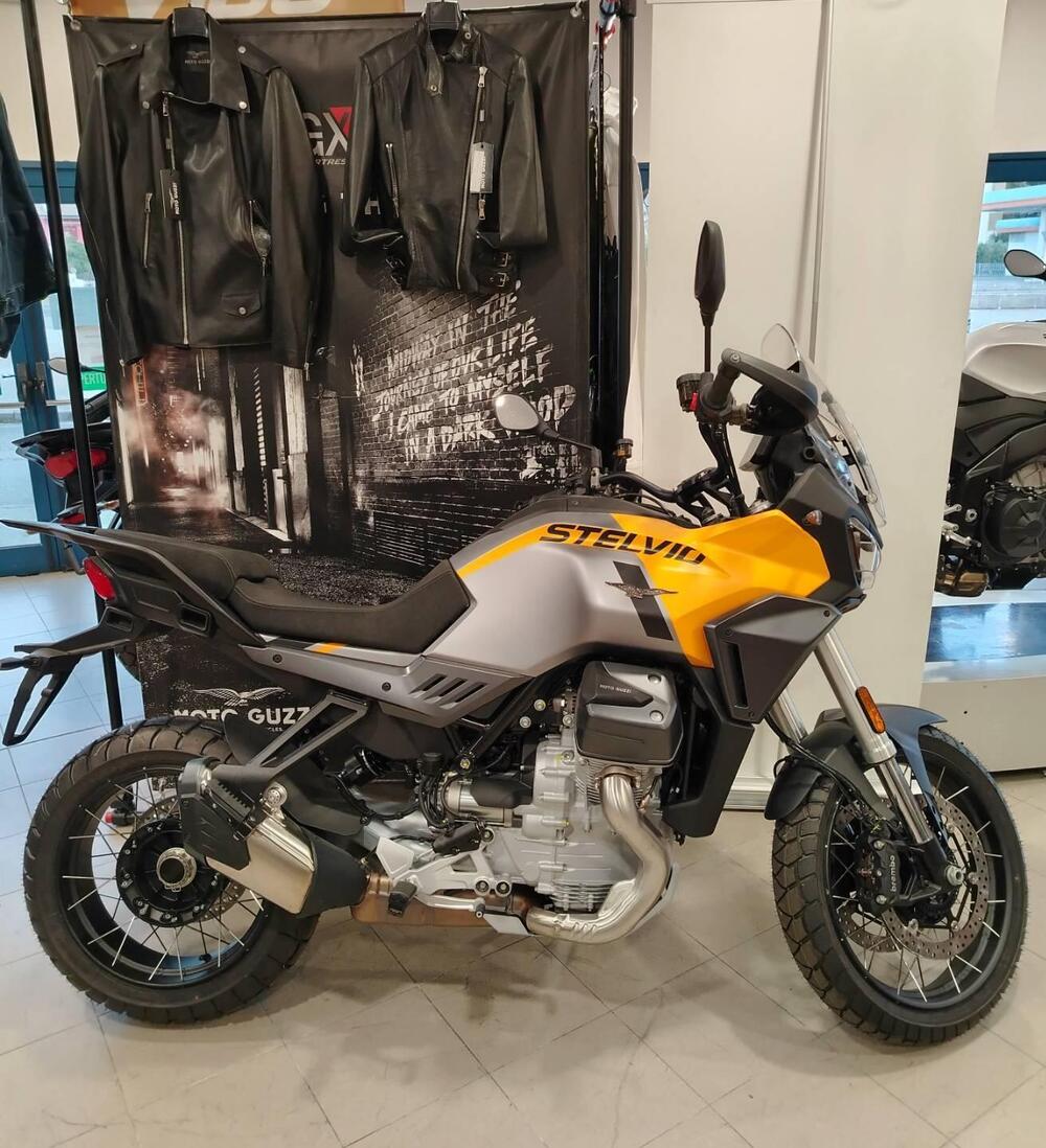 Moto Guzzi Stelvio (2024 - 26) (2)