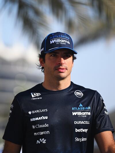 F1. &ldquo;Chi vincer&agrave; il mondiale? Russell o Verstappen&rdquo;: cos&igrave; Carlos Sainz vede il 2026. E di Lando Norris dice...