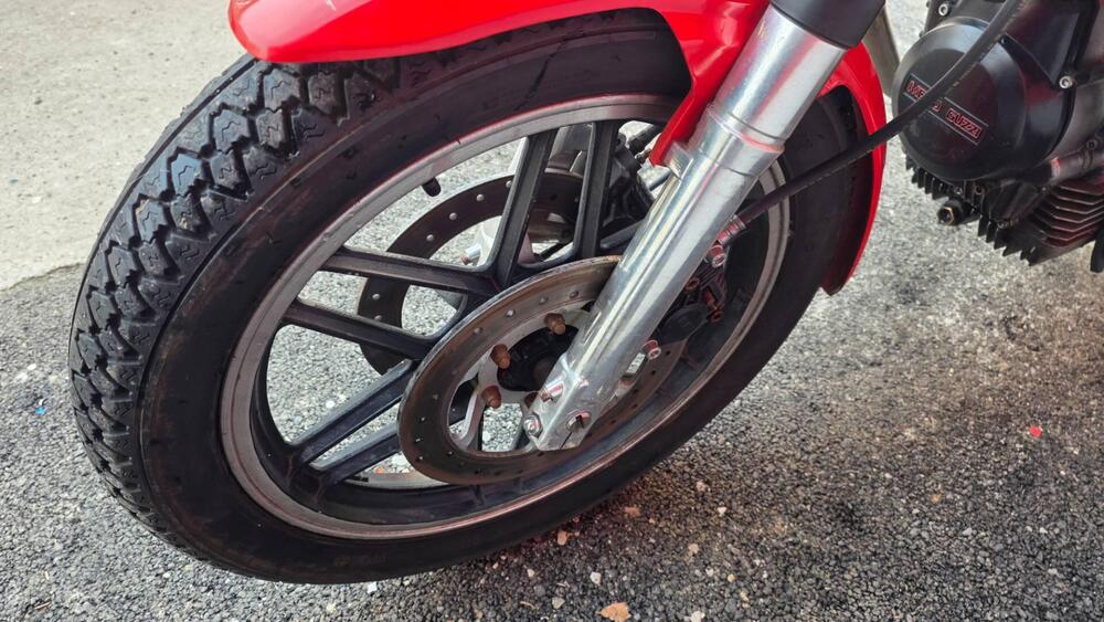 Moto Guzzi V35 Imola (10)