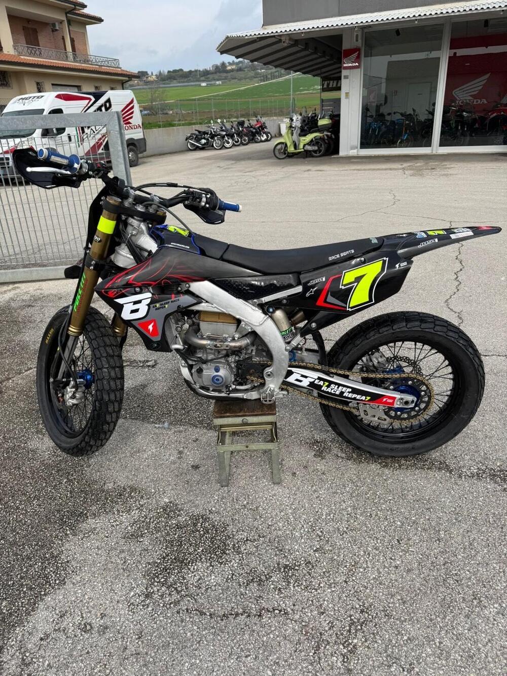 Yamaha YZ 450 F (2022)