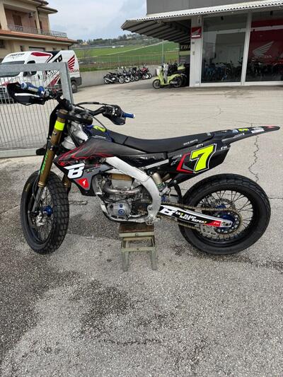 Yamaha YZ 450 F (2022) usata