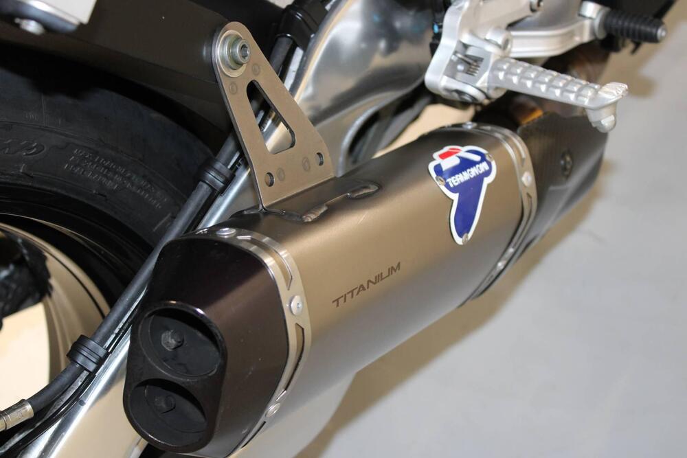 Aprilia Tuono V4 Factory (2021 - 24) (7)