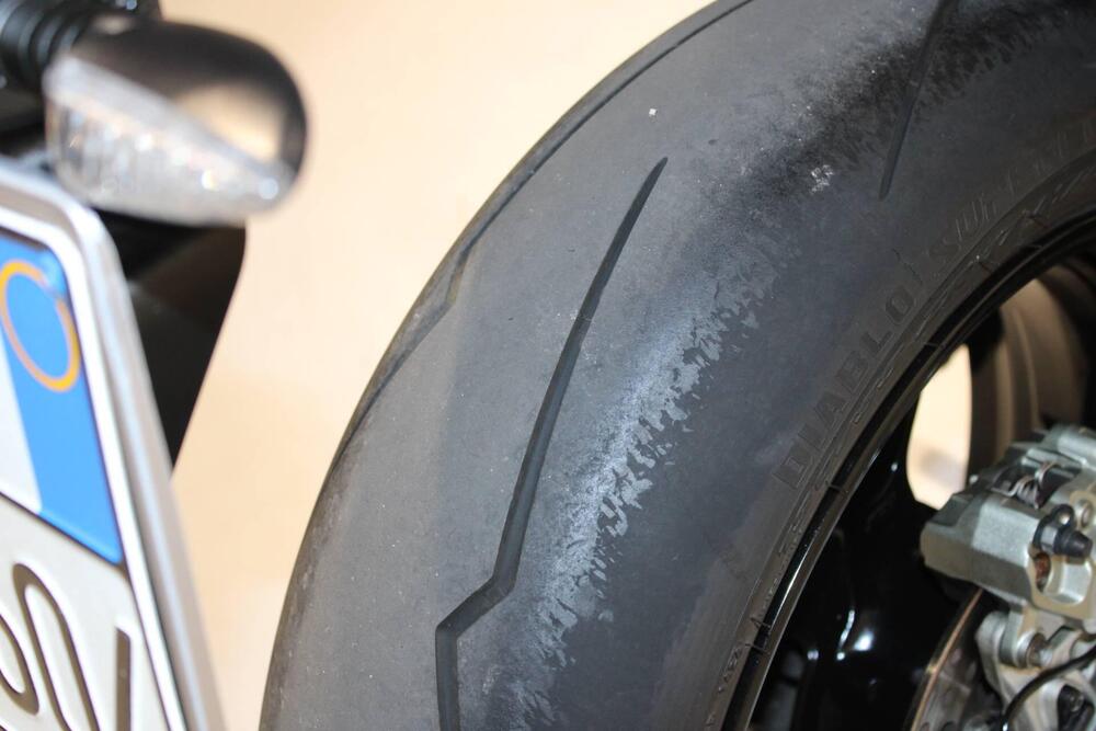 Aprilia Tuono V4 Factory (2021 - 24) (8)