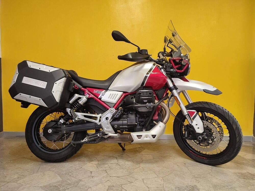 Moto Guzzi V85 TT Evocative Graphics (2021 - 23) (3)