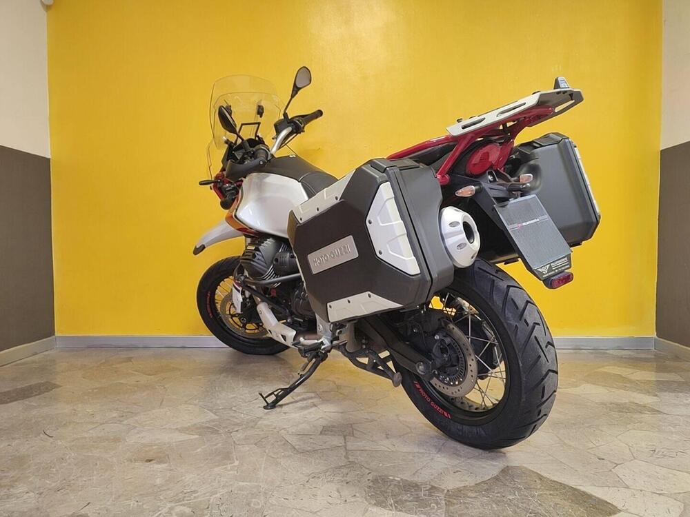 Moto Guzzi V85 TT Evocative Graphics (2021 - 23) (4)