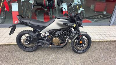 Husqvarna Svartpilen 401 (2024 - 26) usata