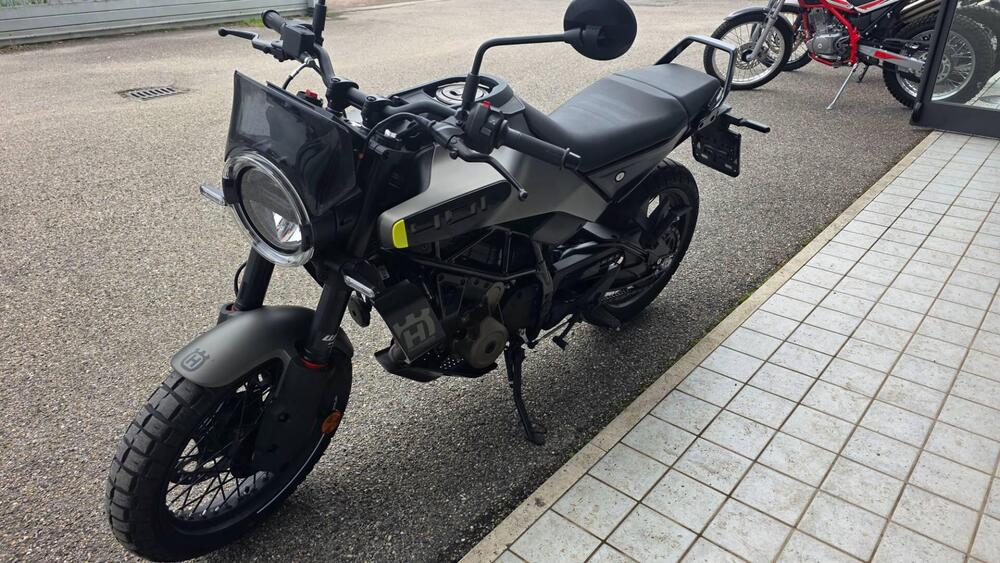 Husqvarna Svartpilen 401 (2024 - 26) (3)