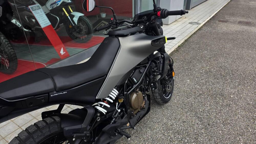 Husqvarna Svartpilen 401 (2024 - 26) (5)