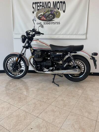 Moto Guzzi V9 Roamer (2018 - 20) usata
