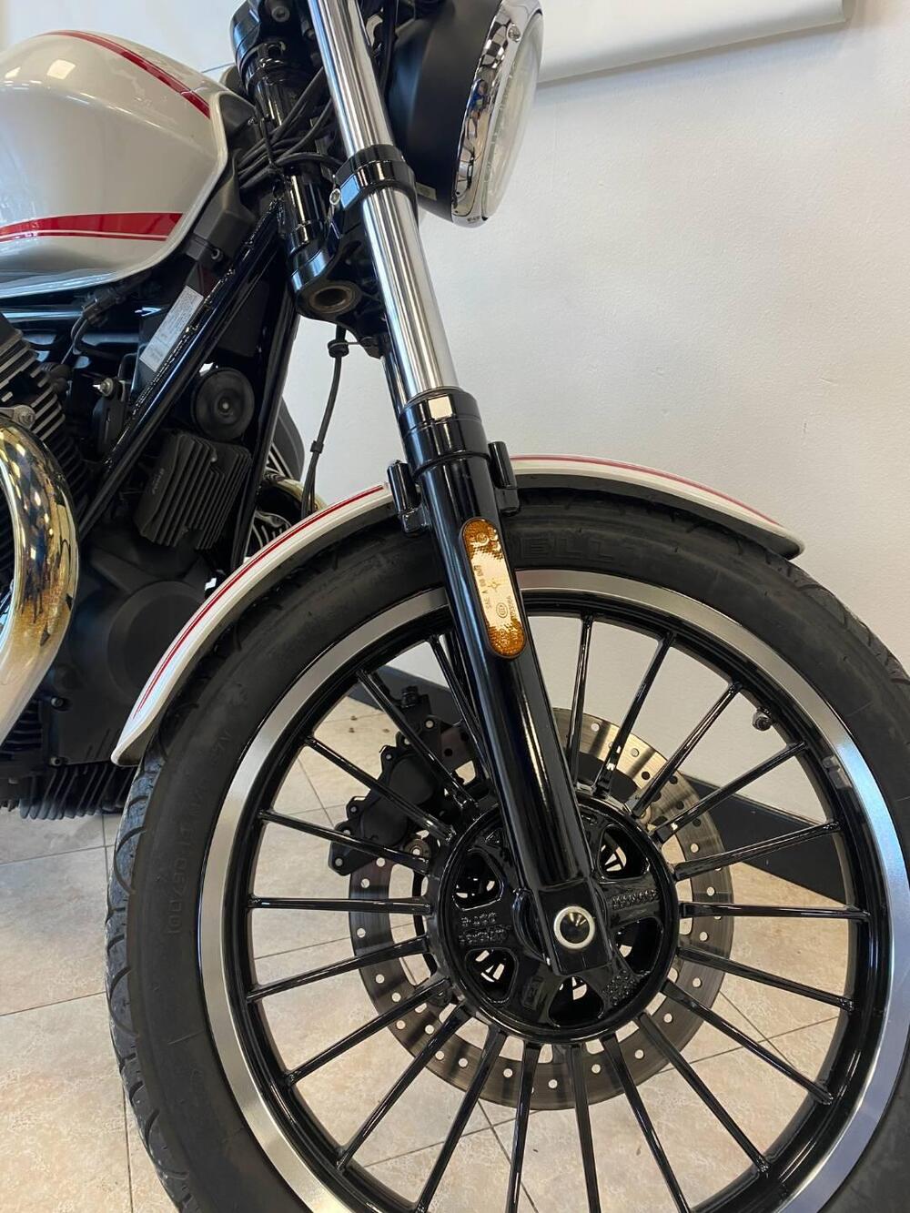 Moto Guzzi V9 Roamer (2018 - 20) (12)
