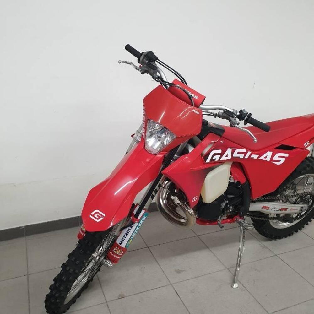 GASGAS EC 300 (2024) (2)