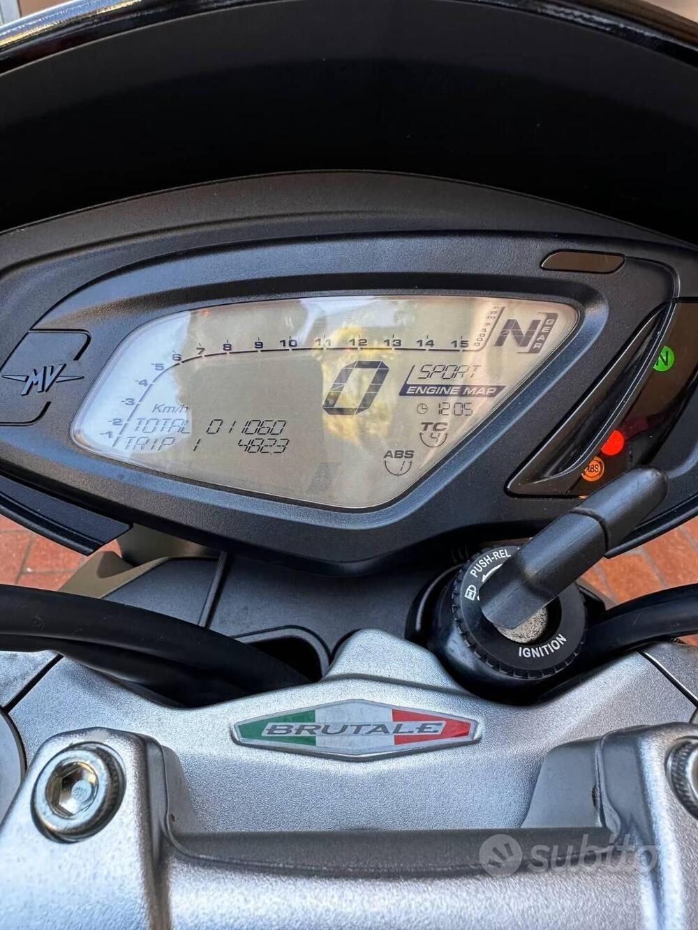 MV Agusta Brutale 800 RR (2015 - 16) (12)