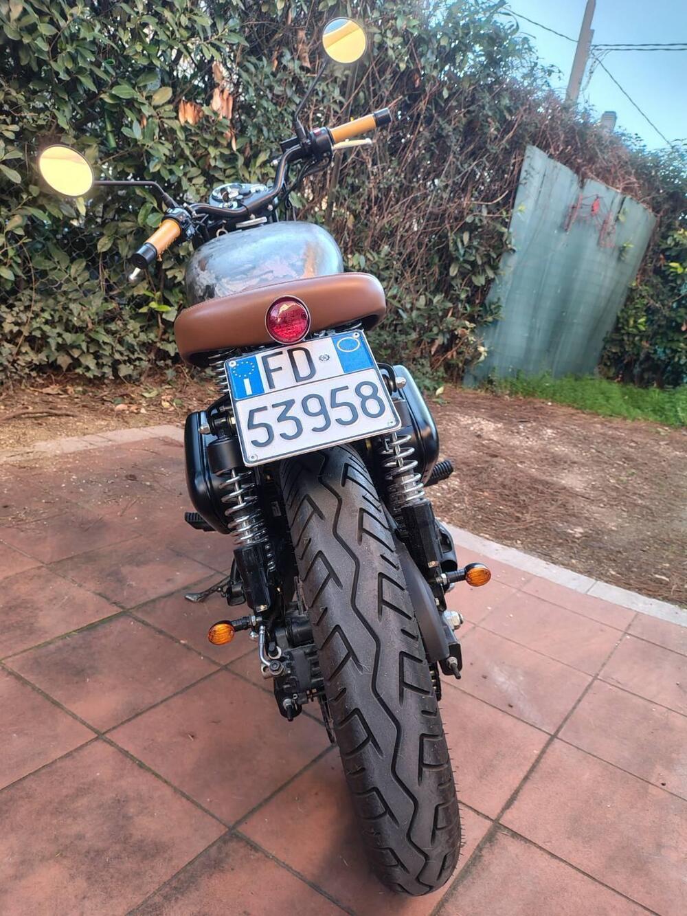 Royal Enfield Classic 500 EFI Stealth Black (2018 - 20) (3)