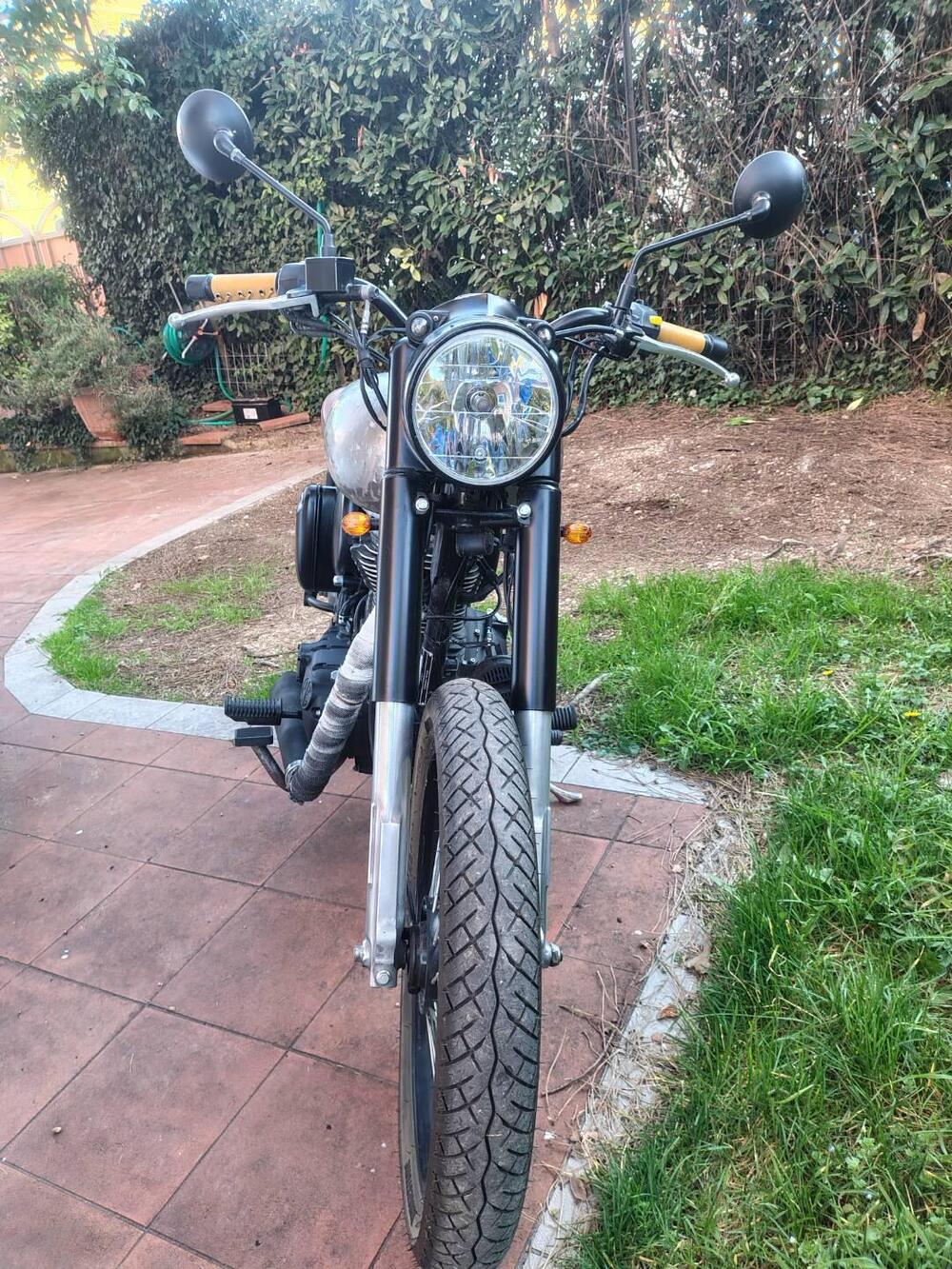Royal Enfield Classic 500 EFI Stealth Black (2018 - 20) (6)