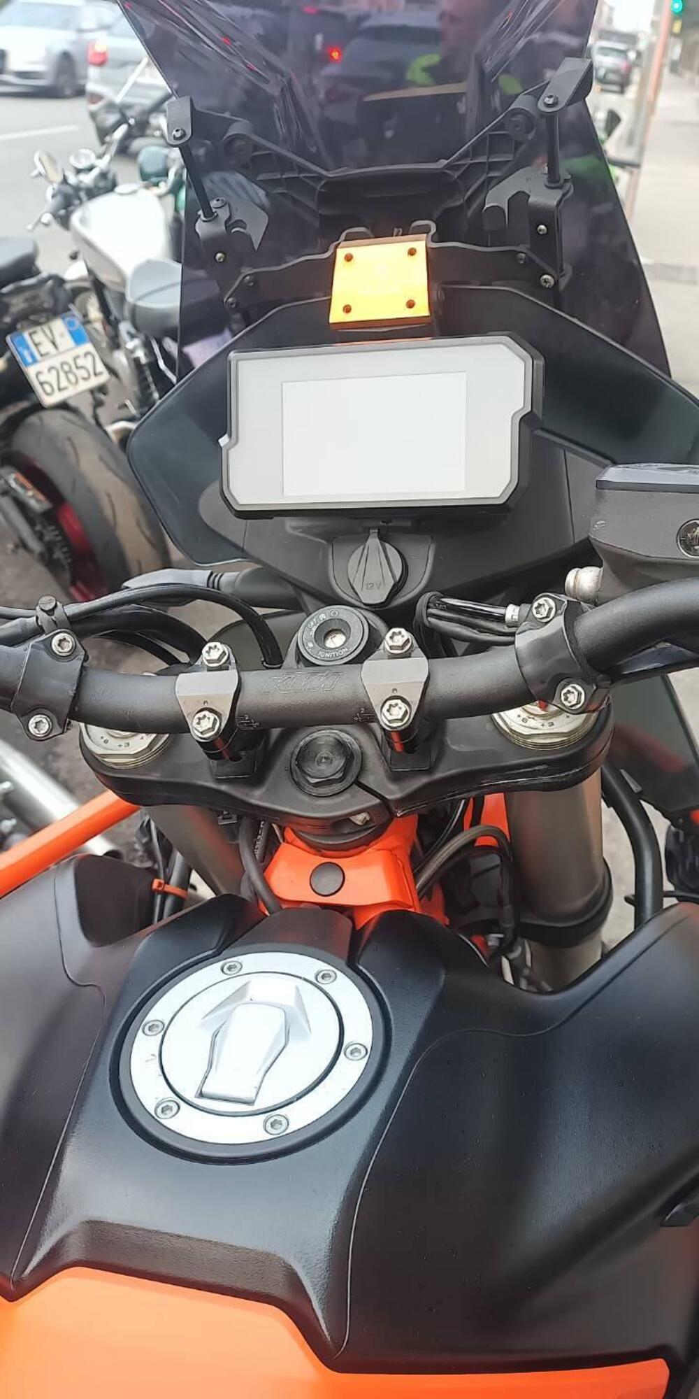 KTM 890 Adventure R (2022) (9)