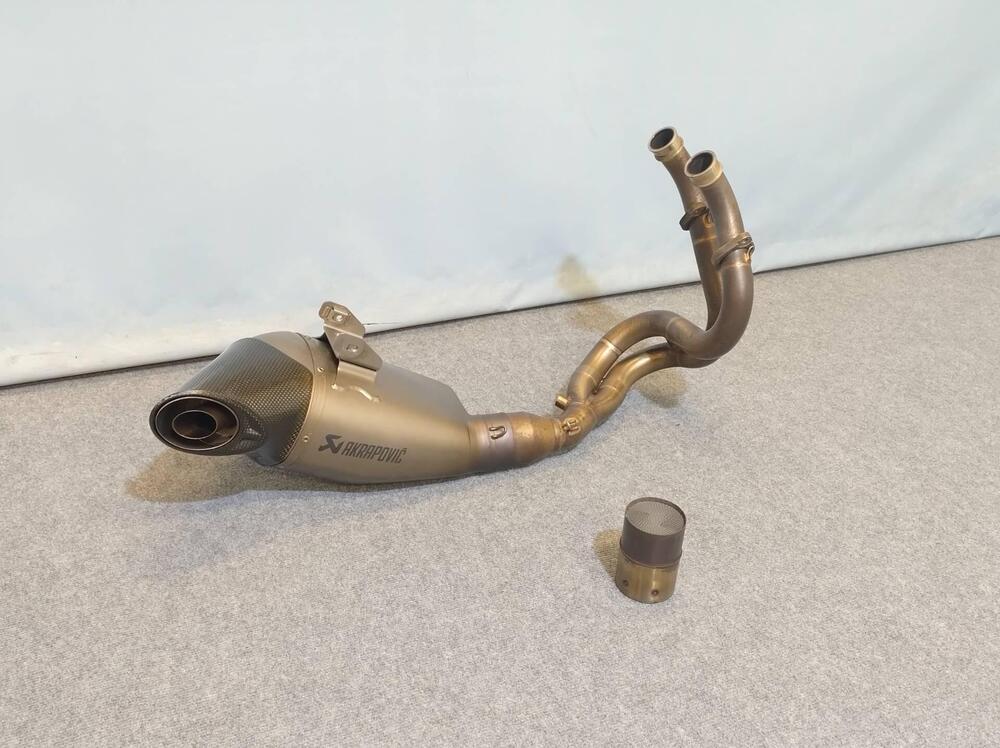 Scarico Completo Akrapovic Kawasaki Z 650 ‘17 → ‘2 (3)