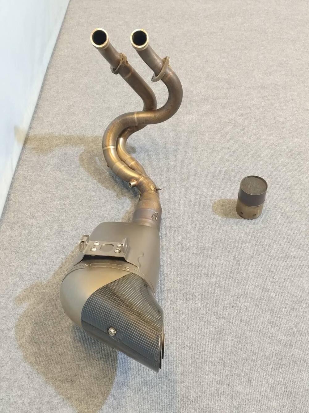 Scarico Completo Akrapovic Kawasaki Z 650 ‘17 → ‘2 (4)