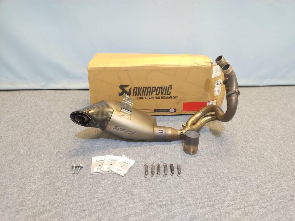 Scarico Completo Akrapovic Kawasaki Z 650 ‘17 → ‘2 (14)
