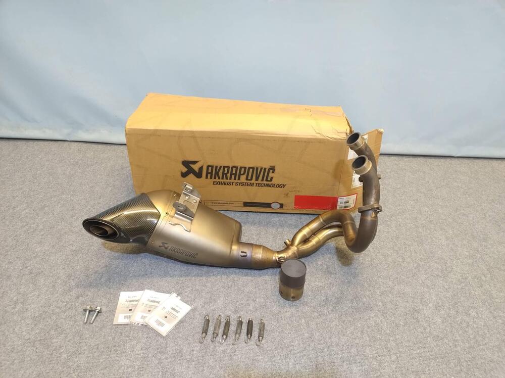 Scarico Completo Akrapovic Kawasaki Z 650 ‘17 → ‘2 (15)