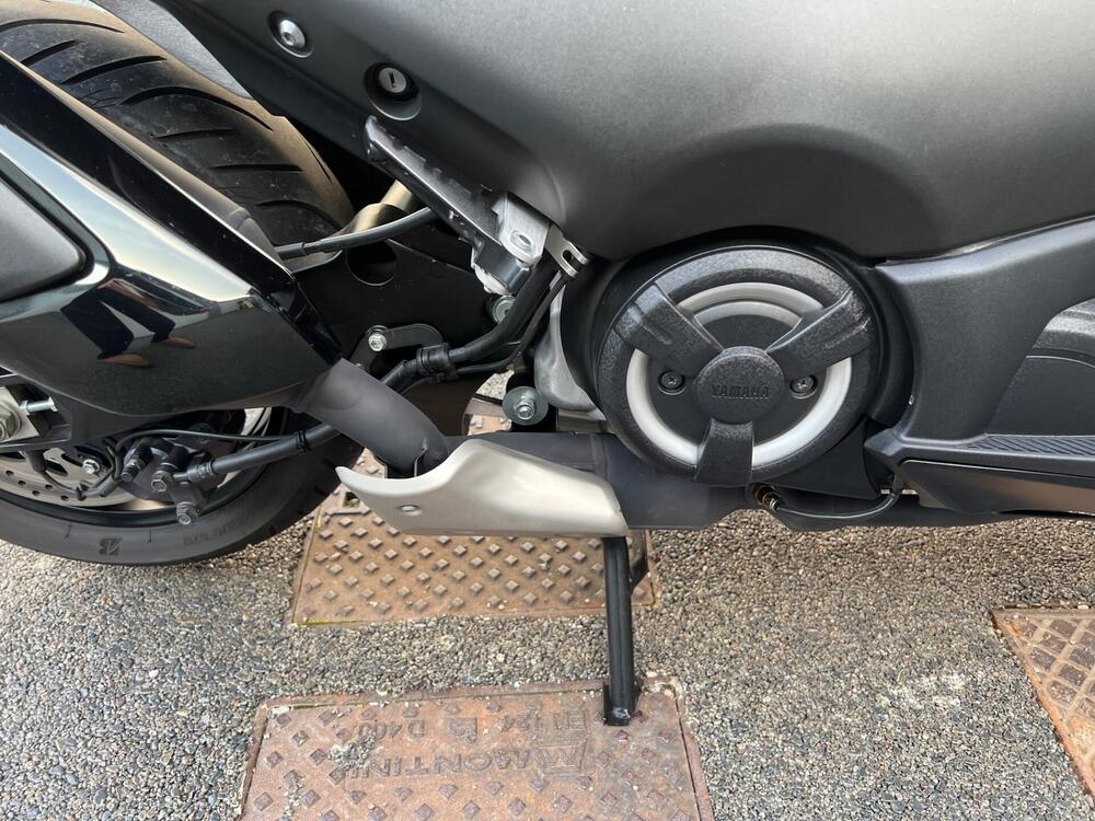 Yamaha T-Max 560 (2022 - 24) (11)
