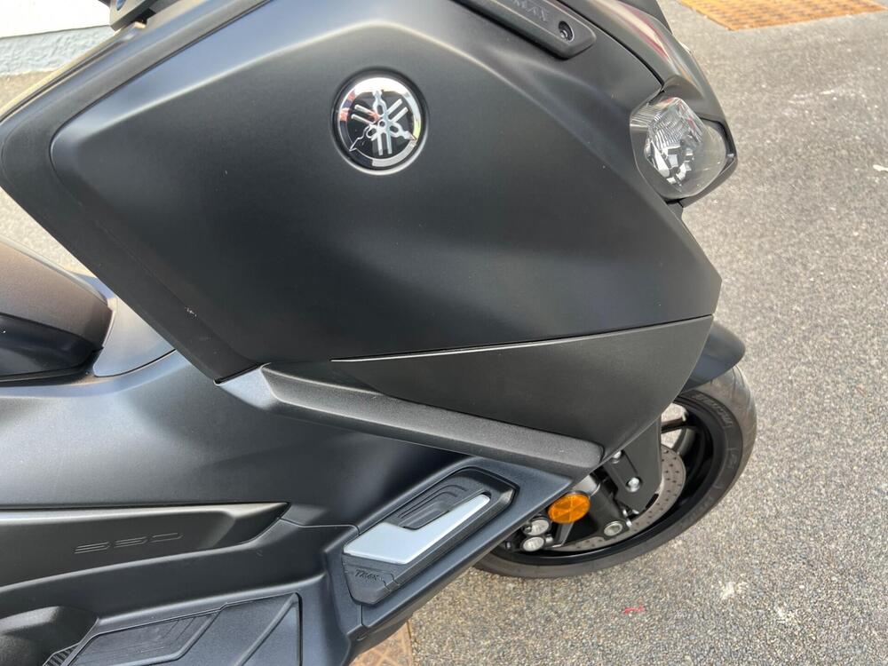 Yamaha T-Max 560 (2022 - 24) (15)