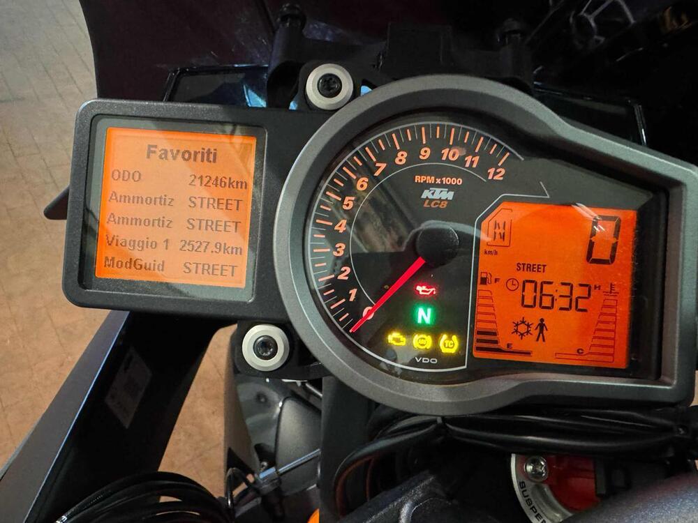 KTM 1290 Super Duke GT (2021) (8)