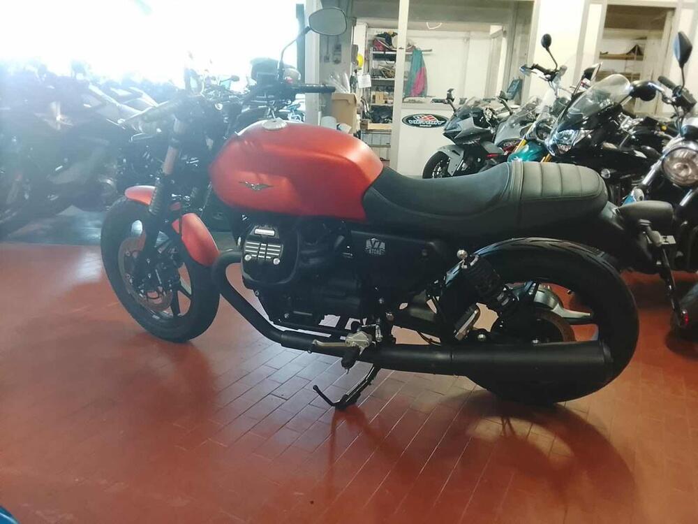 Moto Guzzi V7 Stone (2021 - 24) (5)