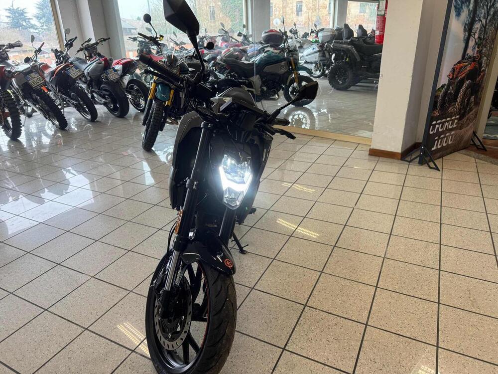 CFMOTO 300NK (2021 - 26) (3)