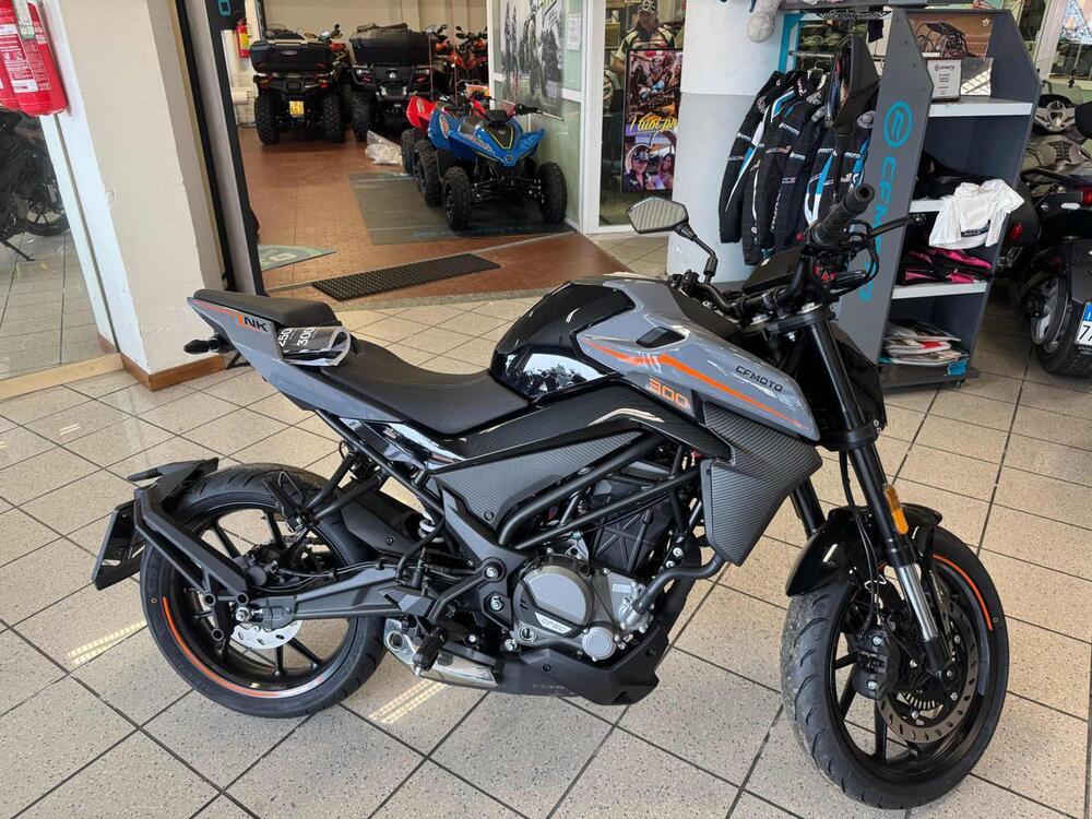 CFMOTO 300NK (2021 - 26) (2)