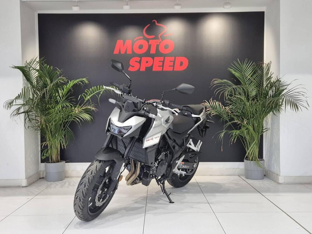 Honda CB 750 Hornet (2025) (4)